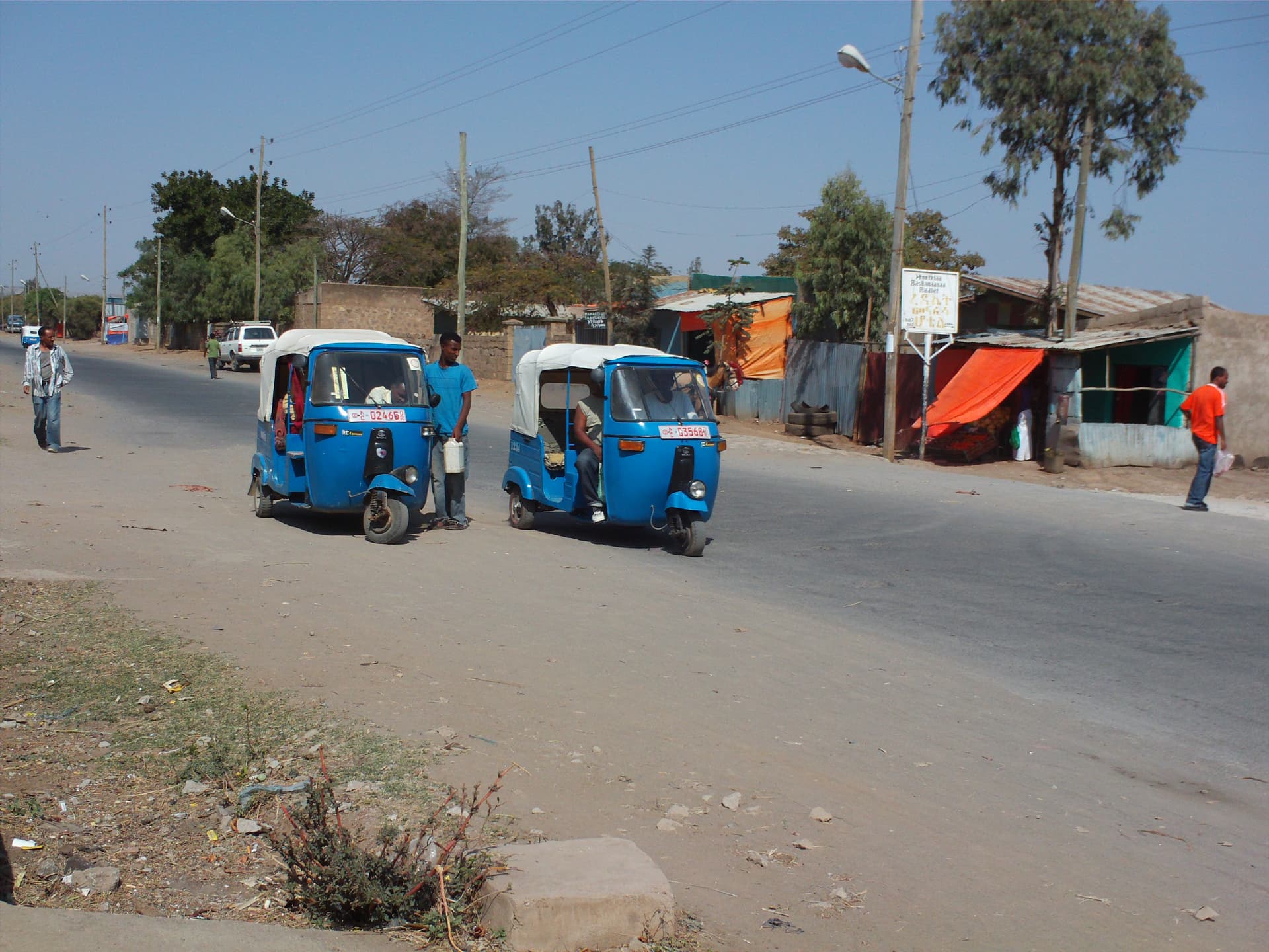 Bajaj RE E-TEC 9.0
