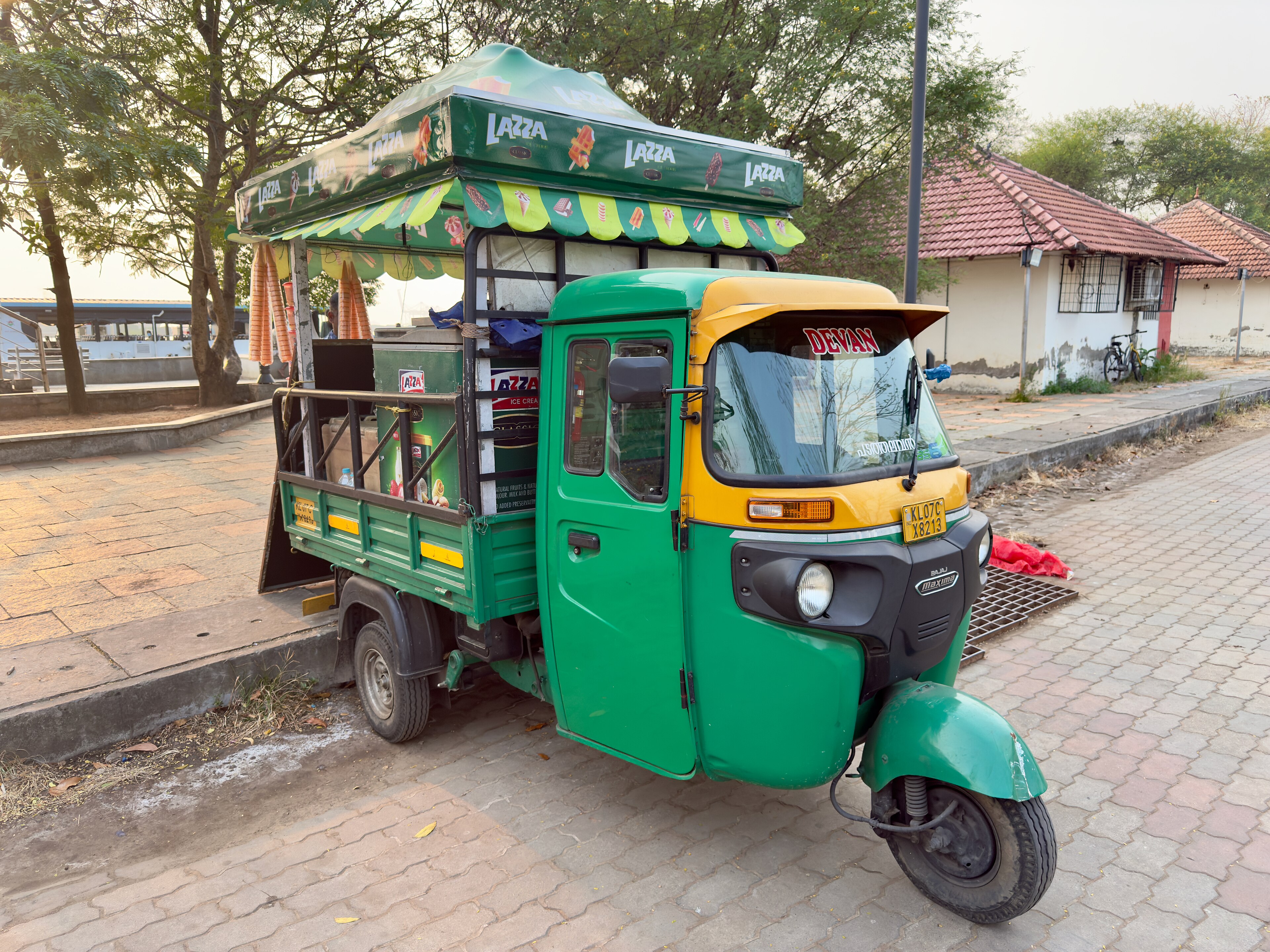 Bajaj Maxima Z